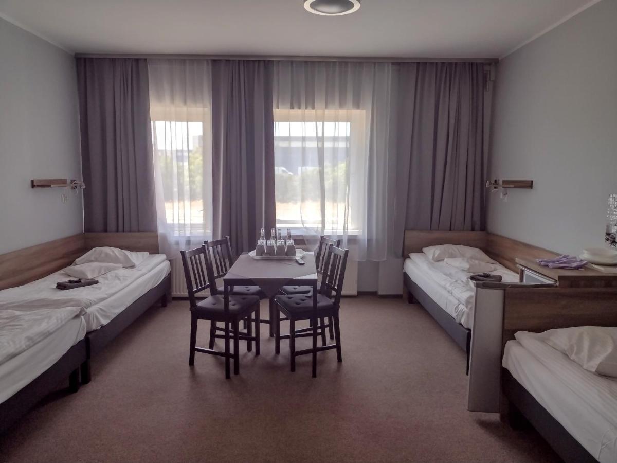 Hostel Helios Wrzesnia Bagian luar foto