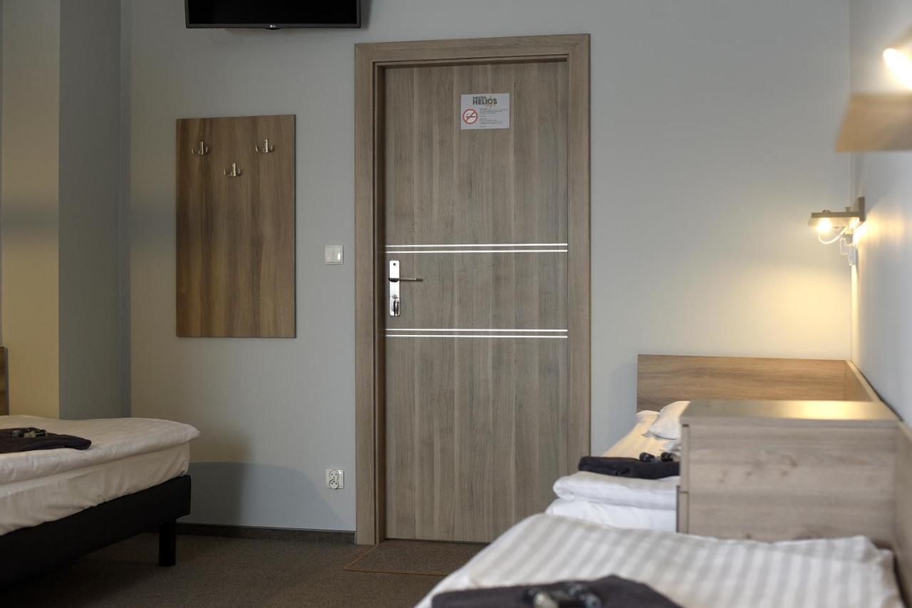 Hostel Helios Wrzesnia Bagian luar foto